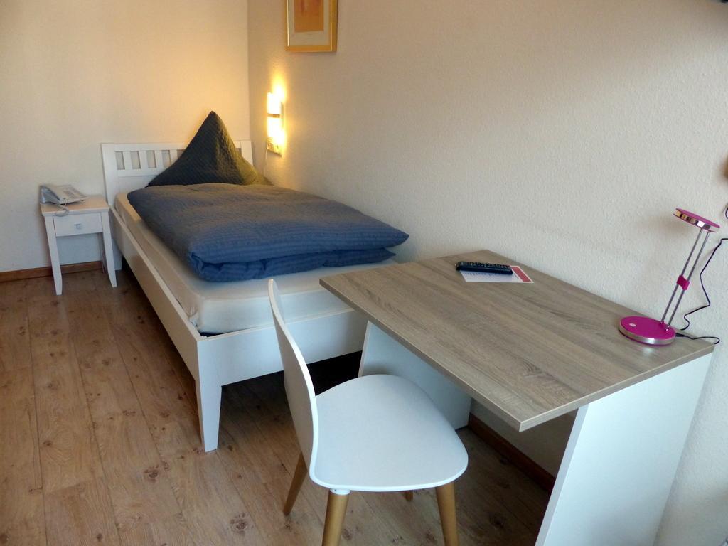 Hotel Theile Garni Gummersbach Bagian luar foto